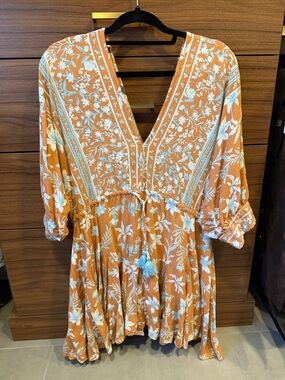 Baltic Born “Adria” Orange and White Floral V-Neck Mini Dress